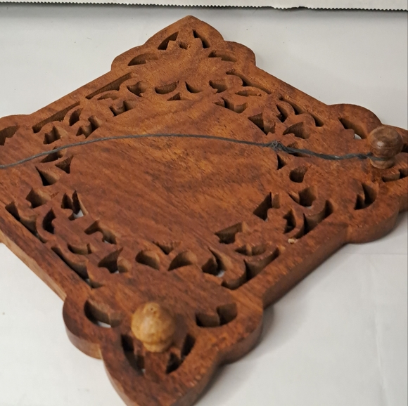 Vintage Footed Wooden Trivet Hot Plate hand  Carved Inlaid Made in India - Picture 10 of 11